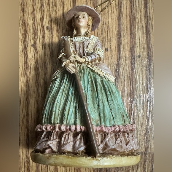 Louis Nichole Victorian Louis XVII Old World Lady with Cane/Walkingstick - Picture 6 of 10